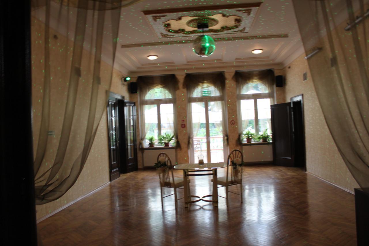 Palac Ogrodowa تارنوفسكي غوره المظهر الخارجي الصورة